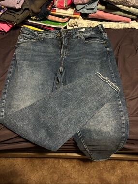 Silver Jeans light wash denim jeans with contrast stitching
